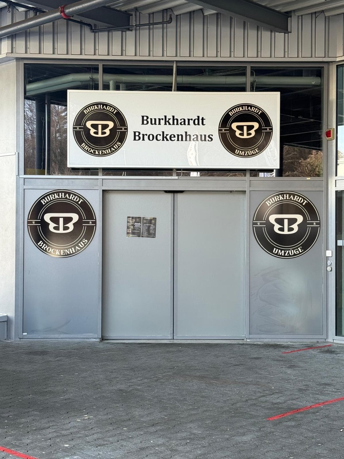 Eingangsbeschilderung, Burkhardt Brockenhaus