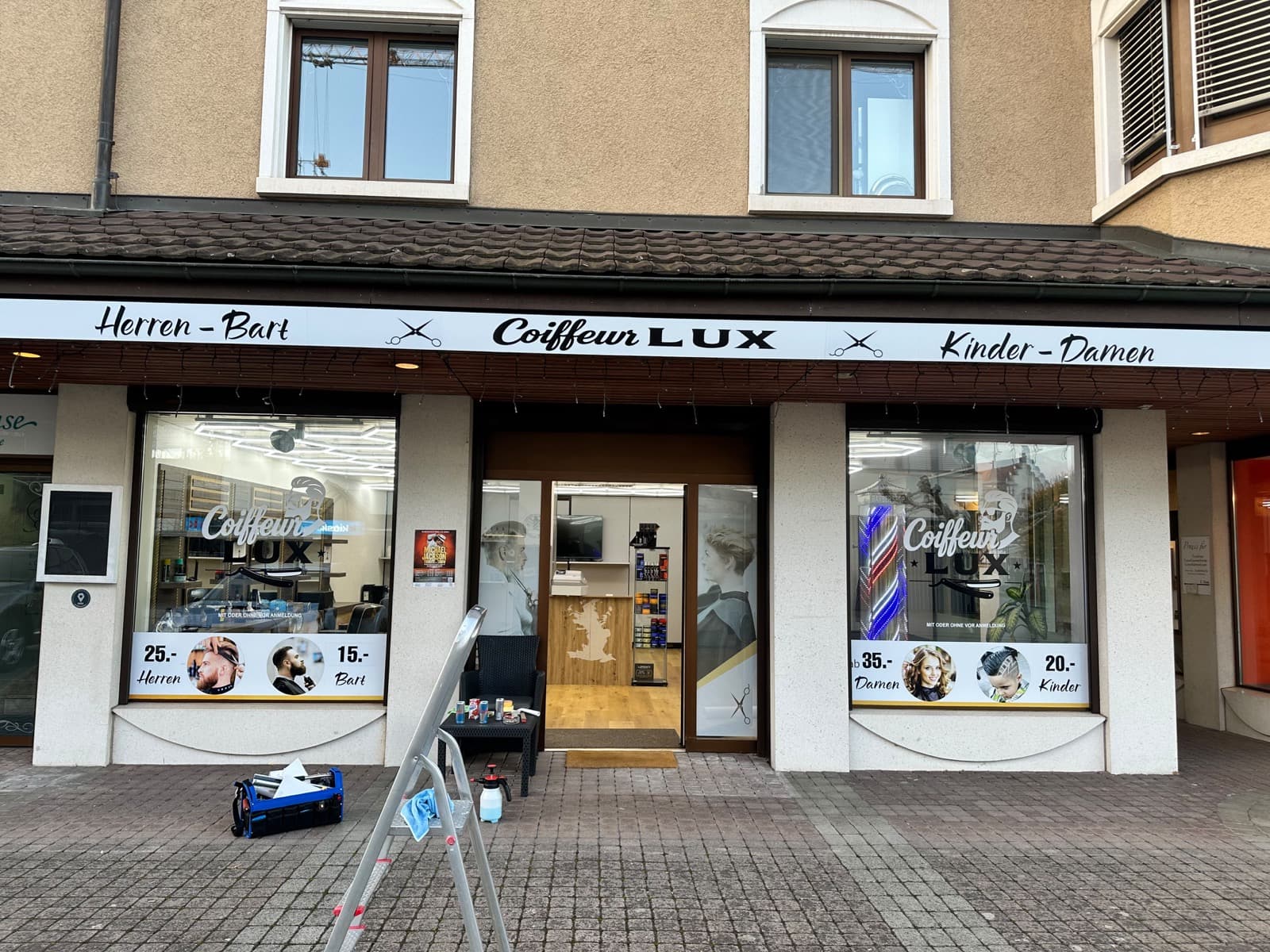 Schaufensterbeschriftung, Coiffeursalon