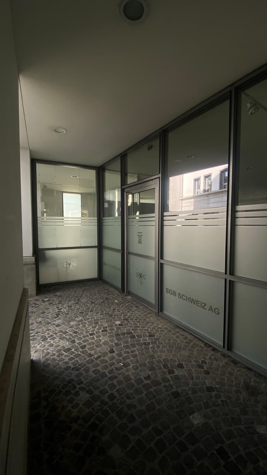 Sichtschutzfolie an Glasfront