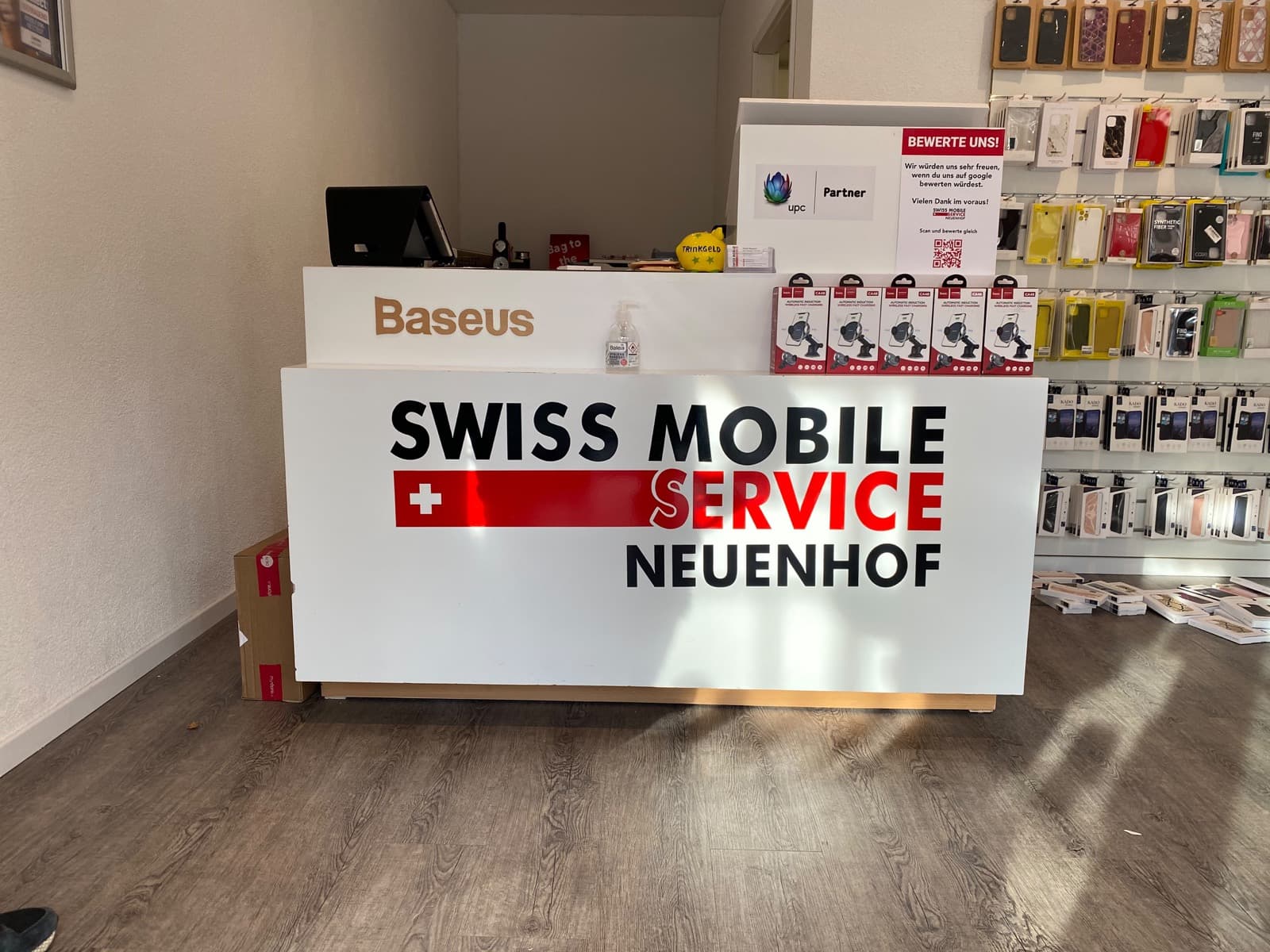 Thekenfront und Wandbeschriftung, Swiss Mobile Service Neuenhof