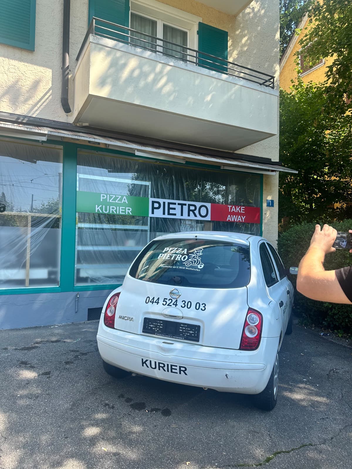 Kleinwagen mit Heckbeschriftung
