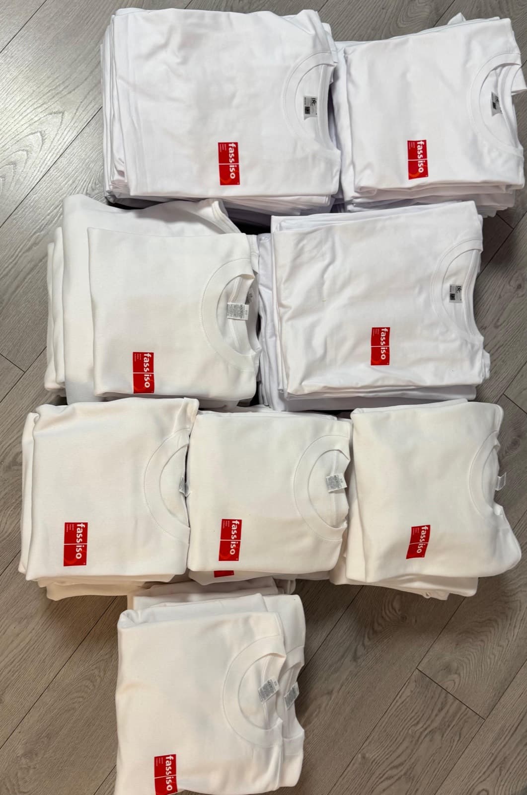 Bedruckte Shirts, einzeln verpackt