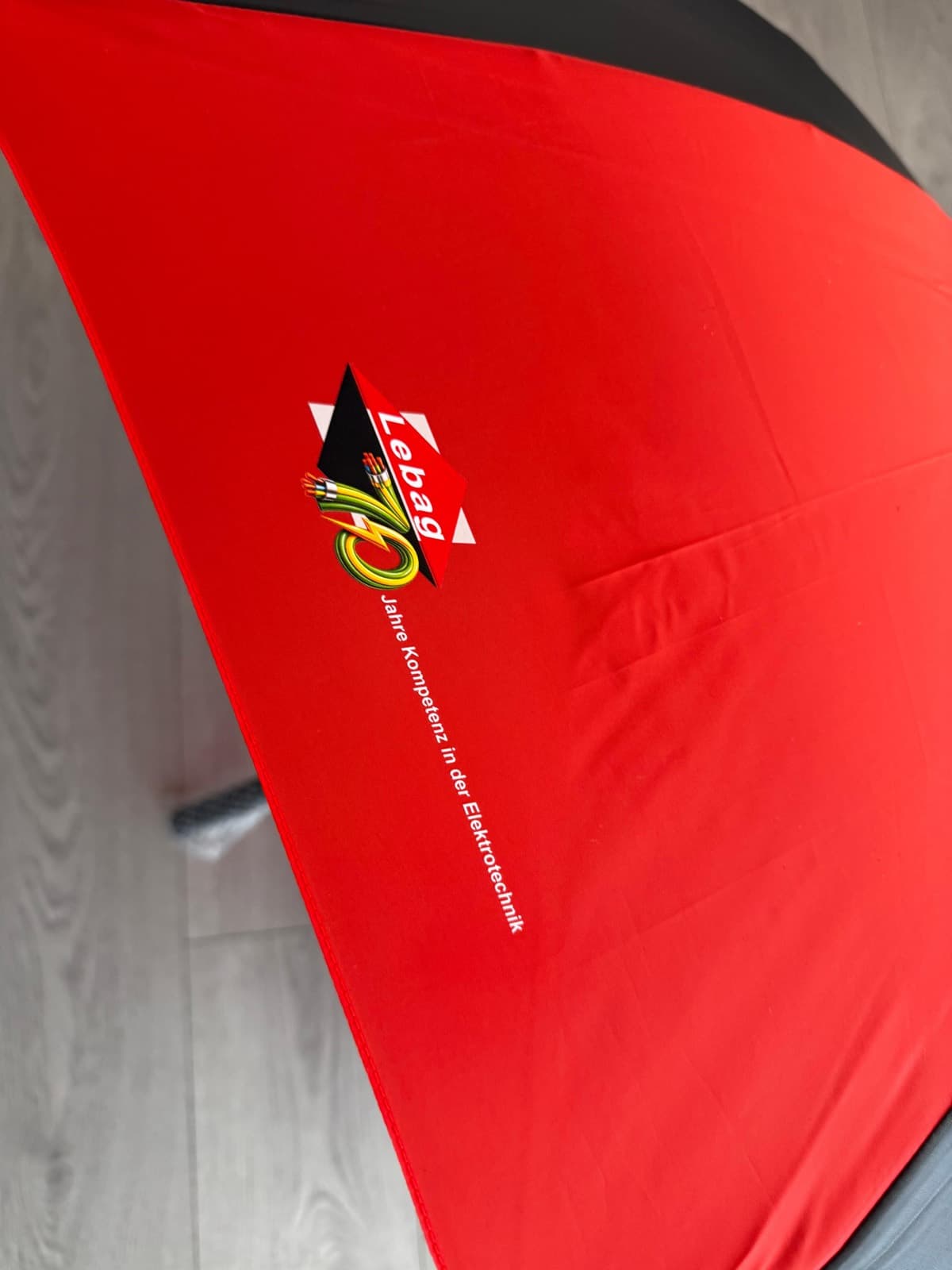 Werbeschirm Lebag, Logodetail